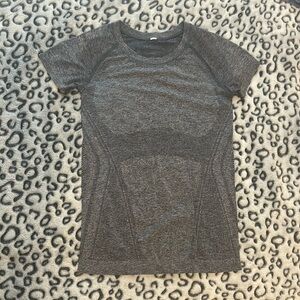 Athleta Momentum Seamless Tee
